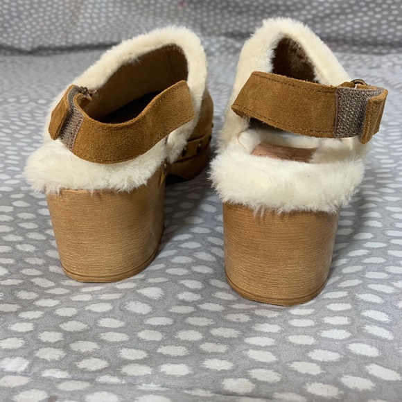 Caramel wooden clog boot slides w/gold application - Picture 4 of 6